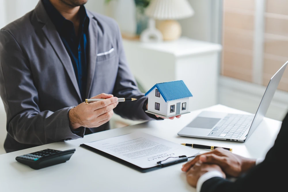 10 השירותים הקריטיים שכל משקיע נדל״ן בקפריסין חייב להכיר